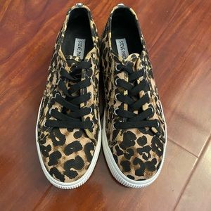 Steve Madden Leopard print sneakers